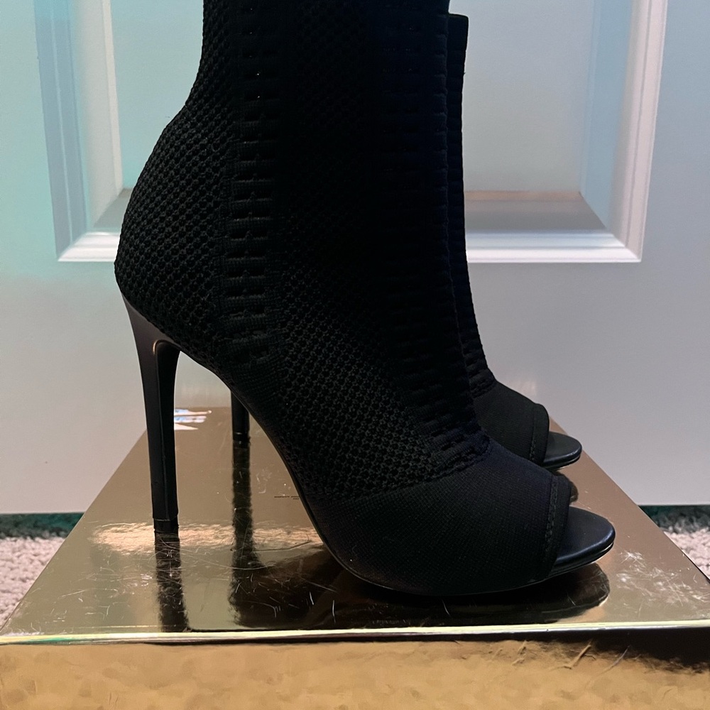Elegant Black Women's Heeled Boots